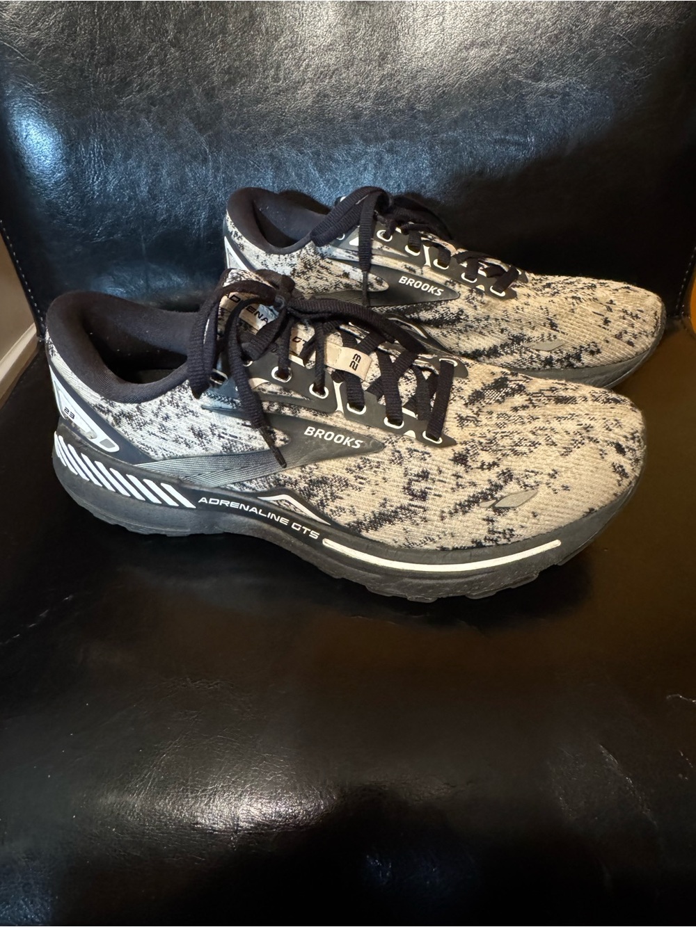 Brooks Adrenaline GTS 23 Womens 10 Shoes White Black Gray1203811B135 - Picture 2 of 8